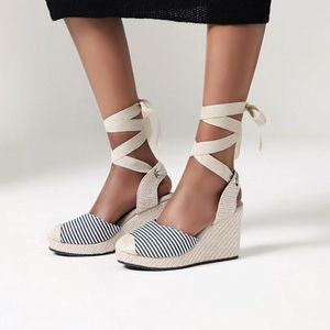 Fanyuan Summer Wedges Sandaler Kvinnor Skor tjocka höga klackar Ankel Strap Casual Mixed Color Size 34-43