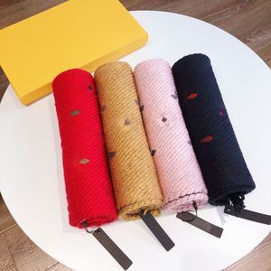 Top Luxury Scarf Cashmere and Silk Blending Fashion Colors Pashmina Winter Warm Brand Designer Letter Shawl Classic Pattern Long 180cm With Original Box Set