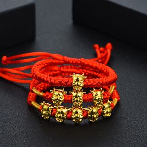 Kalv Head Chinese Classic Red Rope Armband Handvävda Dubbelknut Armband Kostym Smycken För Kvinnor Par Presenter