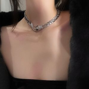 Women Crystal Snake Choker Necklace Cute Animal Short Chain Necklaces for Gift Party Fashion Jewelry Accessories