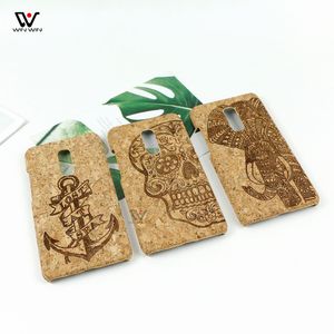 Coques de téléphone gravées au laser de conception personnalisée résistantes à la saleté pour IPhone 6 7 8 Plus 11 12 Pro Max en liège en bois naturel dégradable couverture arrière étanche en gros 2021