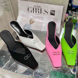 Kadınlar Moda Katırları Terlikler Pompalar Ince Yüksek Topuklu Açık Slaytlar Kadın Kare Toe Rahat Ayakkabılar için Bayanlar Sandalet Pompaları