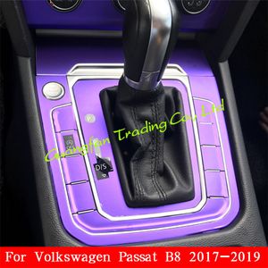 Dla Volkswagen VW Passat B8 2017-2019 Wewnętrzny środkowy panelu sterowania Uchwyt drzwi 3D 5D Włókna węglowe naklejki Stylizacja samochodu AC209K
