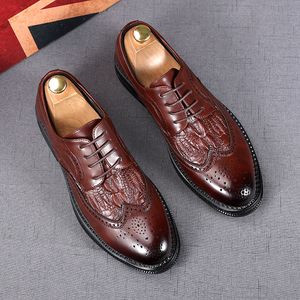 Luxury Classic Fashion Slip Dress Oxfords Wedding Shoes Italian Style Point Toe Lace-Up Office Business Leather Suits Men Loafers Storlek 37-44 H2