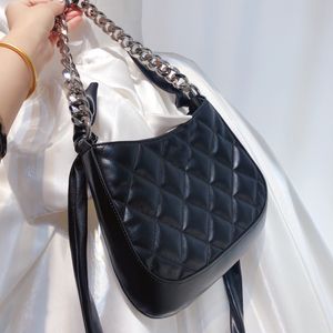 Topp mjuk äkta läder mode axelväska svart vit rhombus design handväska 3 stilar cool clamshell handväska kvinnors underarmsäckar c