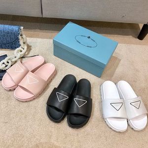 Kadın Moda Sandalet Tasarımcıları Düz ​​Slaytlar Flip Flops Ayakkabı Siyah Beyaz Pembe Terlik Çöl Başak Platform Sandal Kadın Tasarımcı Terlik