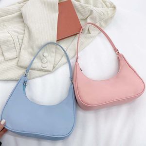 2022 Nya Ladies Solid Color One Shoulder Underarm Hobos Väskor Mode Casual Kvinnors Handväskor Messenger Väskor Plånbok