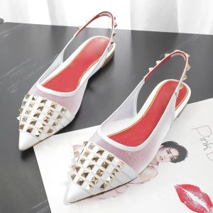 2022 Designer Dress Shoes Sandali da donna Cinturino Borchie Rivetti Fondo rosso Tacco Lady Girls Sexy Punta a punta Fibbia Pantofole Sandali Piattaforma Décolleté Matrimonio con scatola