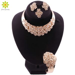 Utsökt Nigerian Bröllop Guldfärg Halsband Örhängen Armband Kvinnor Kostym Afrikansk Pärlor Smycken Set Blommform Design H1022