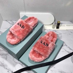 Woman designer shoe fur slipper rainbow leather Suitable for hotel indoor and other leisure activities a fashionable and luxurious