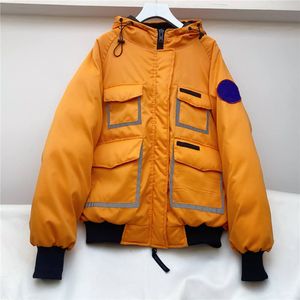 21SS Luxurys Men Down Jackets Multi-Pockets 반사 된 두꺼운 후드가있는 긴 소매 하이 스트리트 스타일 따뜻한 코트 크기 S-L