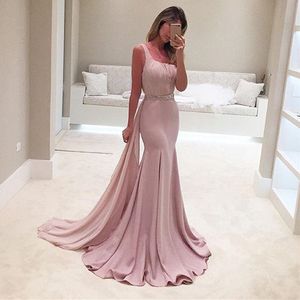 Ärmlös Rosa Mermaid Prom Klänningar Plus Storlek Formell Afton Gown Beading Ruched Elegant Party Gowns Dress