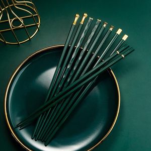 Chopsticks 5PAirs / set Högkvalitativ Korea Metal Sushi Återanvändbar Non-Slip Design Sticks Porslin Dekor