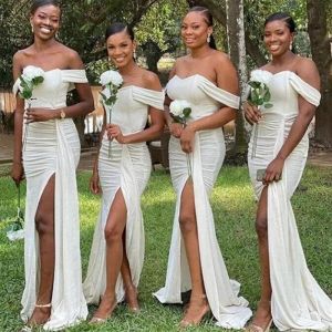 Ivory Plus Size Bridesmaid Dresses Sheath Off The Shoulder Side Slit Satin Custom Made Floor Length Maid Of Honor Gown Beach Wedding Wear 403
