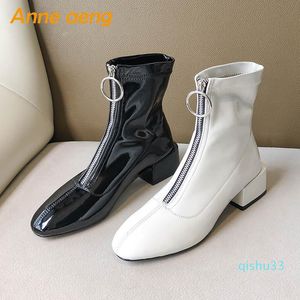 Atacado - Botas 2021 Primavera / Outono Mulheres tornozelo Calém Médio Quadrado Toe Zipper Sólido Casual Moda Sapatos Preto Quente curto