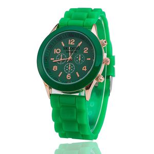 Ladies Watch Quartz Klockor 37mm Mode Casual Armbandsur Womens Wristwatches Business Montre de Luxe Gift Color15