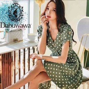 Dabuwawa Vintage Dot Print Singelbröst Klänning Kvinnor Elegant V Neckova Puff Sleeve Pocket Front Party Dresses Kvinna DT1BDR007 210520