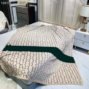 Indoor Soft Air Conditioning Blanket Fashion Letter Jacquard Throw Blankets Adult Sleep Shawls without Box