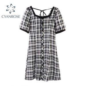 Plaid Summer Crop Dress Abiti da donna eleganti vintage Colletto quadrato Manica corta Streetwear Abiti monopetto Femme 210515