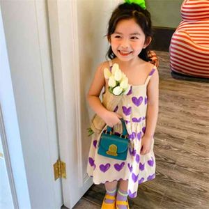 Sommerkleider für Mädchen Kinder Kleidung Koreanischer Stil Hosenträgerkleid Herzförmiger Druck Kinderkleidung 210528
