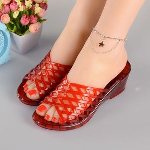 Summer Fashion Outdoor Cut Out Peep Toe Thick Heels Crystal Transparent Plastic Women Gladiator Slippers Ladies Slides