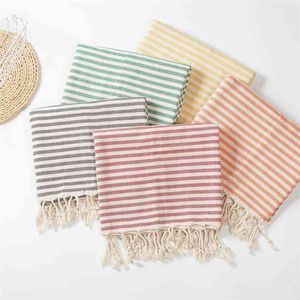 Handduk turkisk strand med tofsar Polyester-bomull Striped Bath för kvinna Badrum Ocean Cushion Picnic Bordduk 210728