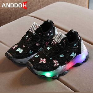 Size 21-30 Children Lighted Shoes with LED Lights Kids Boys Girls Luminous Toddler Shoes Baby Casual Glowing Running Sneakers G1025