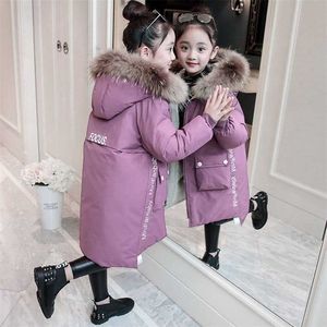 -30度の女の子の服の冬の暖かいフード付きのジャケットの綿の埋められた長い服子供の子供厚さのパーカーオーバーコートのフェイクの毛皮のコート211203