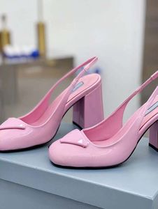 أحذية 2022 أوائل الربيع ، الصنادل الكلاسيكية ، أحذية الزفاف ، أحذية نسائية ، كعب سميك ، 4 ألوان ، تصميم فاخر ، مقاسات قياسية 35-41