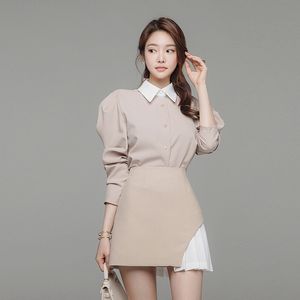 Mode höstbanan 2 stycken Set Kvinnor Long Puff Sleeve Slå ner Collar Shirt + Hight Waist Drapde Patchwork Mini Skirt Suits 210514