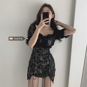 Plus Storlek Sommar Retro Puff Sleeve Black Lace Drawstring Dress Kvinnor Lace Up Koreansk stil Chic Square Neck Wrap Hip Mini 210610