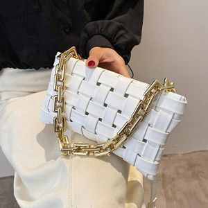 Pleciony Gruby Łańcuch PU Skórzany Koperta Crossbody Torby dla kobiet 2021 Trending Designer Ramię Torebki Trend Luksus