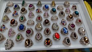 Kryształowy szklany Rhinestone Pierścień Moda Kobiety Rings Mix Rozmiary 16-20 50 sztuk / partia