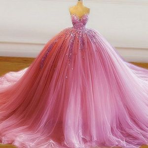 Tulle Quinceanera Abiti in pizzo Appliques fiore senza spalline Sweet 16 Dress Plus Size Prom Party Gowns