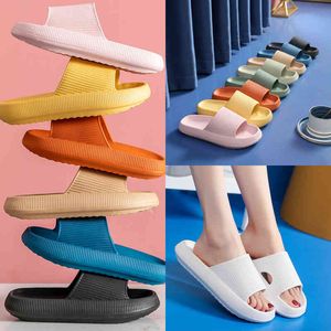 Tofflor Kvinnor Tjock Plattform Cloud Summer Beach Soft Sole Slide Sandals Fritid Män Ladies Inomhus Badrum Anti-Slip Shoes 220302