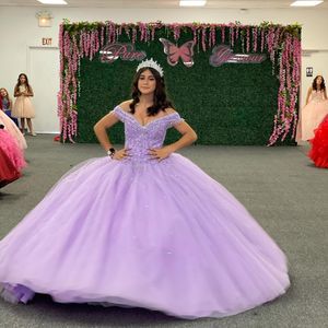 BOHO Ball Adjss оптовых-2022 Fairy Lavender Boho V шеи Цюинские платья Crystal Bear Change платье с плеча с рукавами Корсет Tulle Мексиканский Vestido de Anos PROM Formal Pressing
