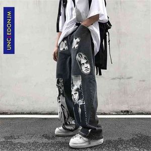 Unclutonjm High Street Patchwork Printed Jeans Ins Hip Hop Wide Ben Byxor Män Hip Hop Jeans Men 8009 210716