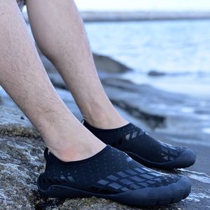 2021 Scarpe da corsa sportive da donna da uomo di alta qualità Sandy Beach Moda Nero Blu Rosso Sneakers da esterno TAGLIA 36-46 WY21-1786