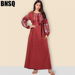 9022 fashion large women's dress red embroidered bubble sleeve belt Arab skirt