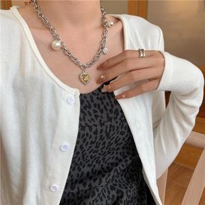 Hängsmycke Halsband U-Magical Stilig Rostfritt Stål Oversize Faux Pearl Love Heart Necklace för Women Rhinestone Chain Smycken