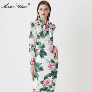 Moda Pist Yaz Iki Parçalı Set kadın Zarif Yay Yaka Bluz + Etek Gül Çiçek Baskı Ofis Lady Suit 210524