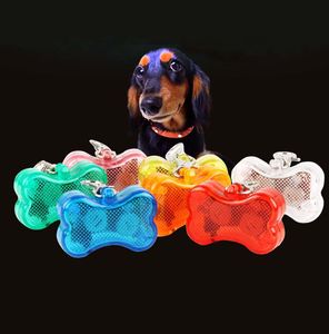 LED PET PENDENTE PENDENTE TAG LUCE Lampada Light Dogs Puppy Animali domestici Accessori Pendenti Lampeggianti Portachiavi Tag per cani flash