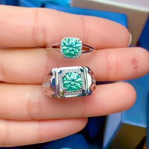 Valentine Ring Casal Man Muscular Power Full Women Flashing Green Moissanite 925 Silver Gift Gem Rings Cluster