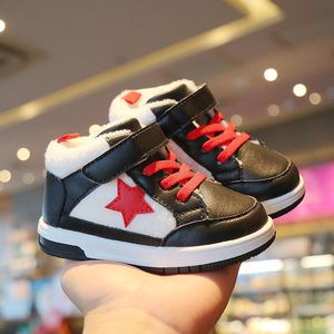 Första Walkers Fashion High-Top Leather Shoes Star Pattern Toddler Sneakers Infant Moccasins Prewalkers Babe Crib