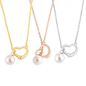 Europe America Style Lady Kvinnor Mässing Graverad T Brev 18K Pläterad Guld Halsband med Heart Pearl Pendant 3 Färg