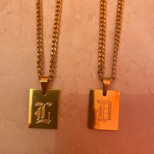 Designer colar de jóias de luxo letra inicial gótico para mulheres aço inoxidável A-z Corrente de ouro do ouro Alfabeto Retângulo Valentine