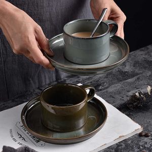 ヨーロッパの高級コーヒーカップクリエイティブスモール磁器ラテティーカップセットハンドルSaucer Szklanki Do Kawy Home Drinkware QJJ60BYD