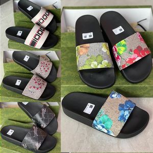 Skor Sommar Kvinnor Tofflor Slides Slipper Blomma Sandal Fashion Mens Men Designers Flats Sexig Gummi Sandaler Old Beach 2021 Dam Lux Iewx