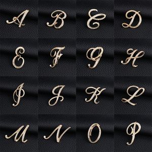 26 letras iniciales A a Z Broche de cristal para mujer Hombres Joyería Joyería Color Chapado Broches Traje Camisa Cuello Accesorios