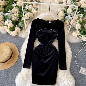 Lady Fashion Retro Velvet Dress Women Autumn and Winter Hollowed-out Diamond Round Collar Short Vestidos Q123 210527